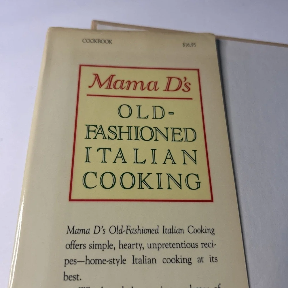 Old Fashioned Italian Cooking Cookbook Mama D HC Giovanna D'Agostino 1st Ed.